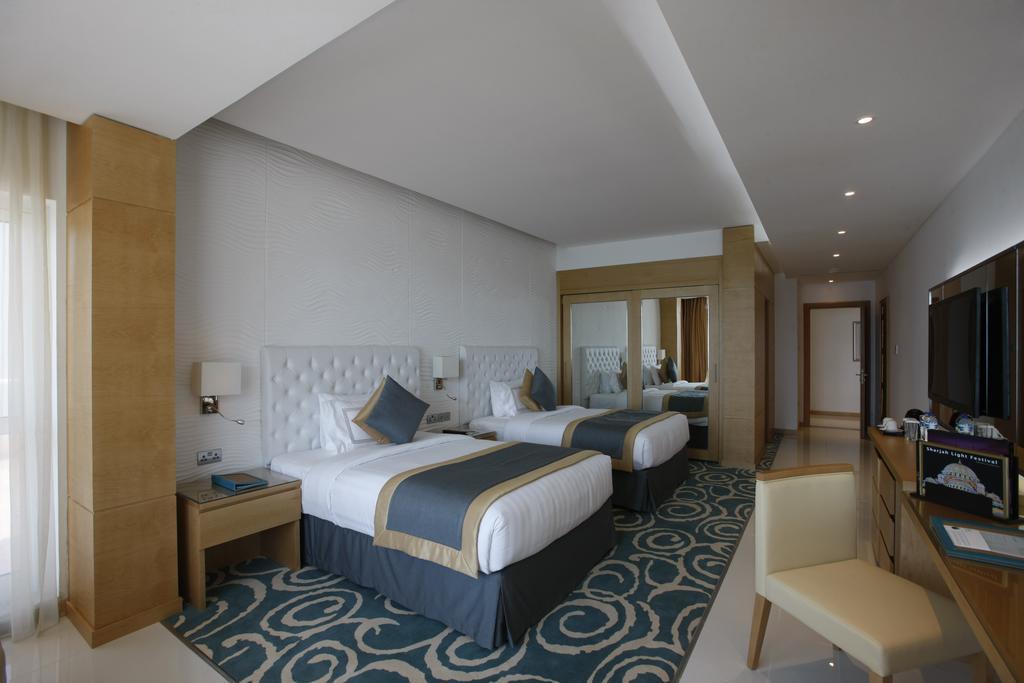 חור פאקאן Oceanic Khorfakkan Resort & Spa מראה חיצוני תמונה