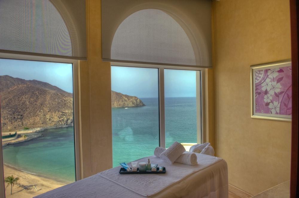 חור פאקאן Oceanic Khorfakkan Resort & Spa מראה חיצוני תמונה
